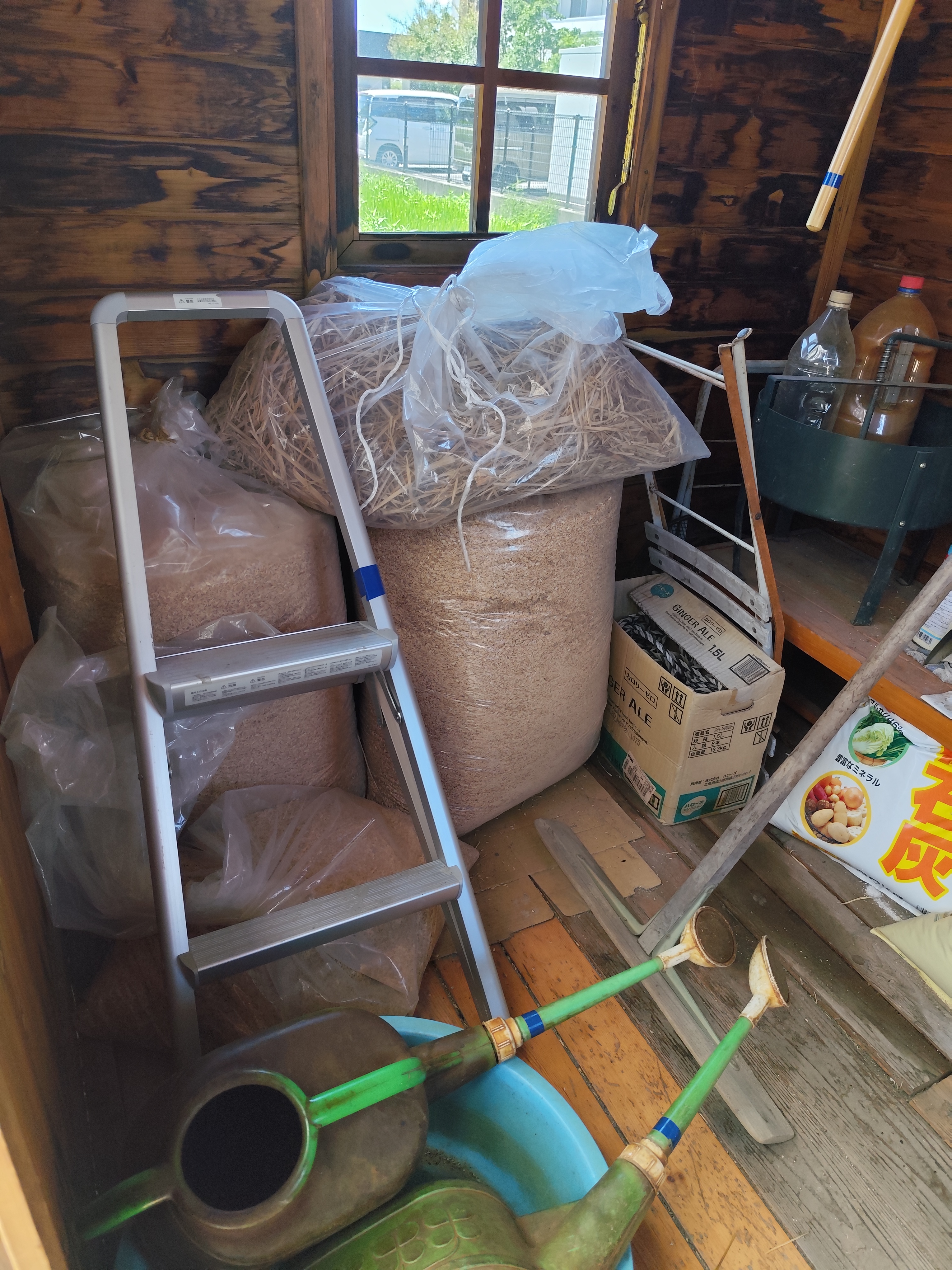 小屋の中の写真3